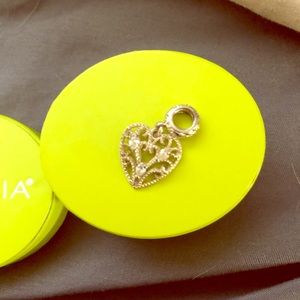 Chamilia heart charm